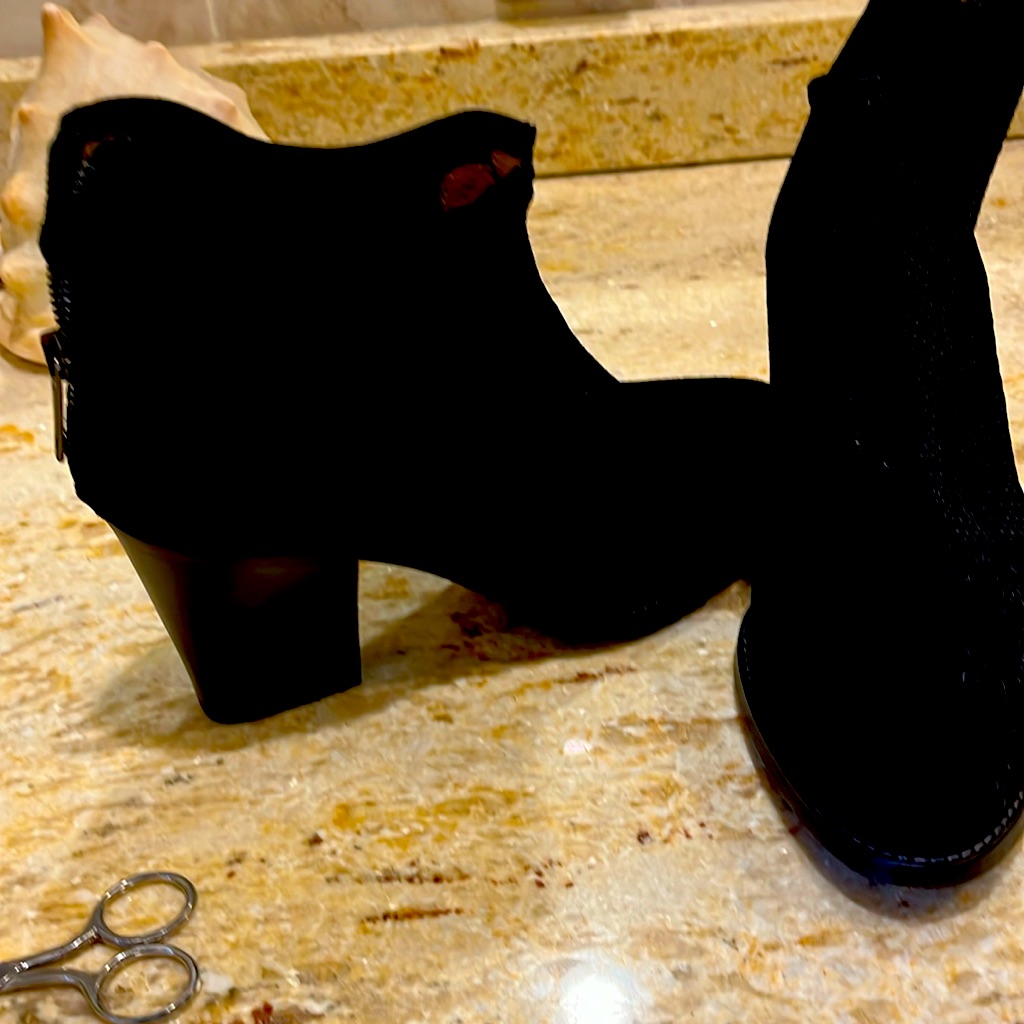 Aquatalia Black Bootie, Size 8 , Never Worn, Zip Back